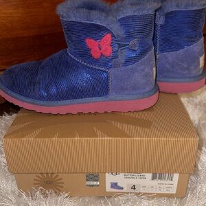 Kids Size 4 Uggs